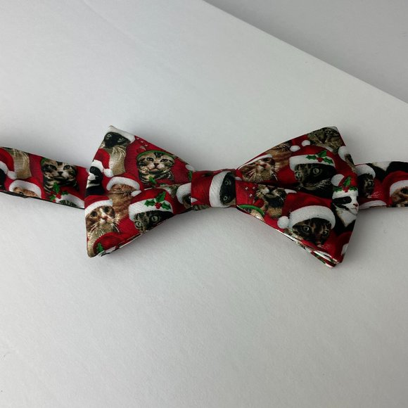 Santa Hat Kittens Bow Tie - Picture 3 of 3
